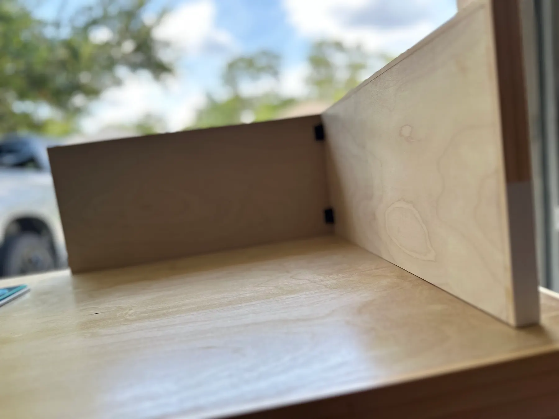Corner privacy wall