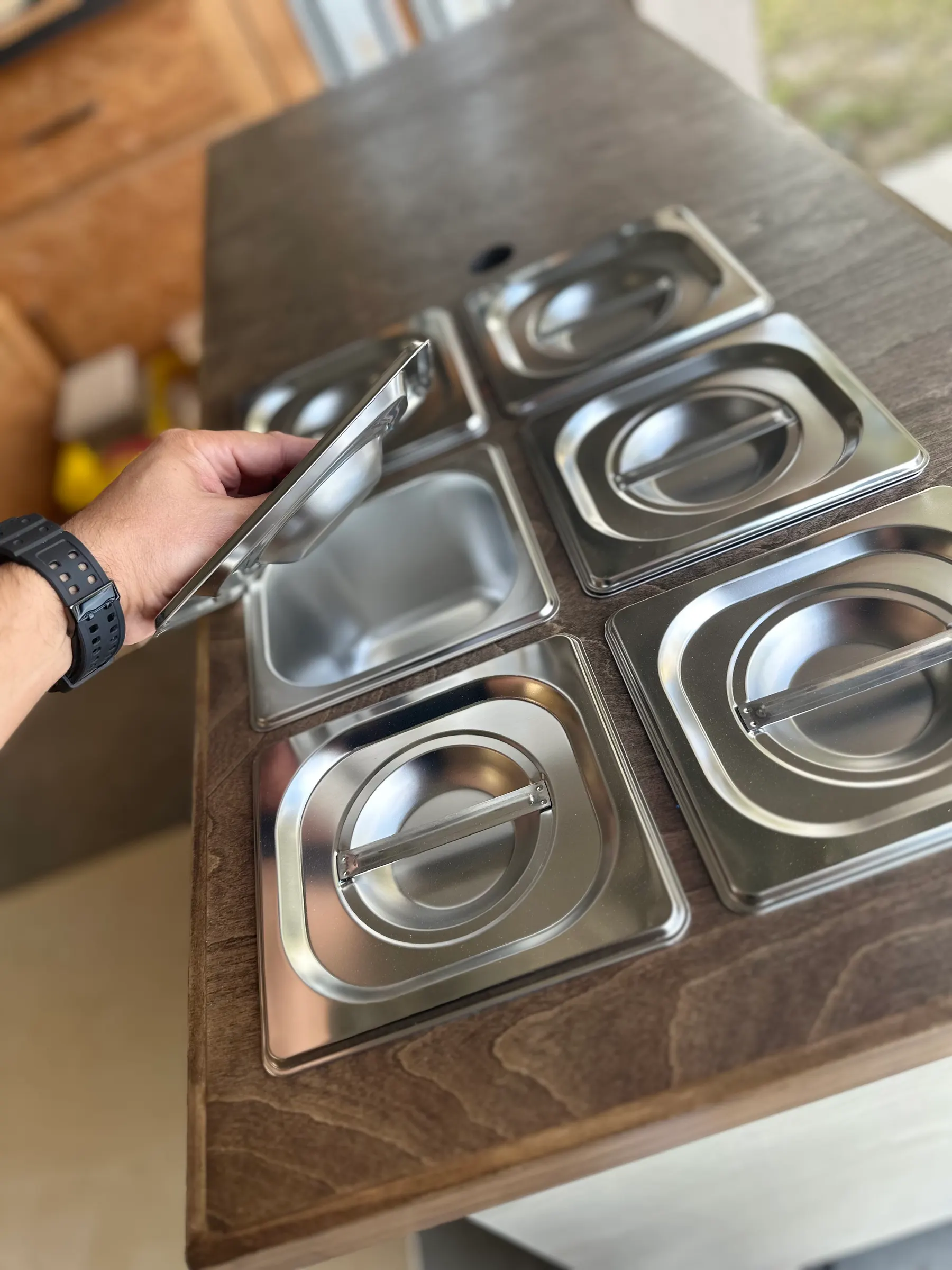 Topping-friendly top layouts