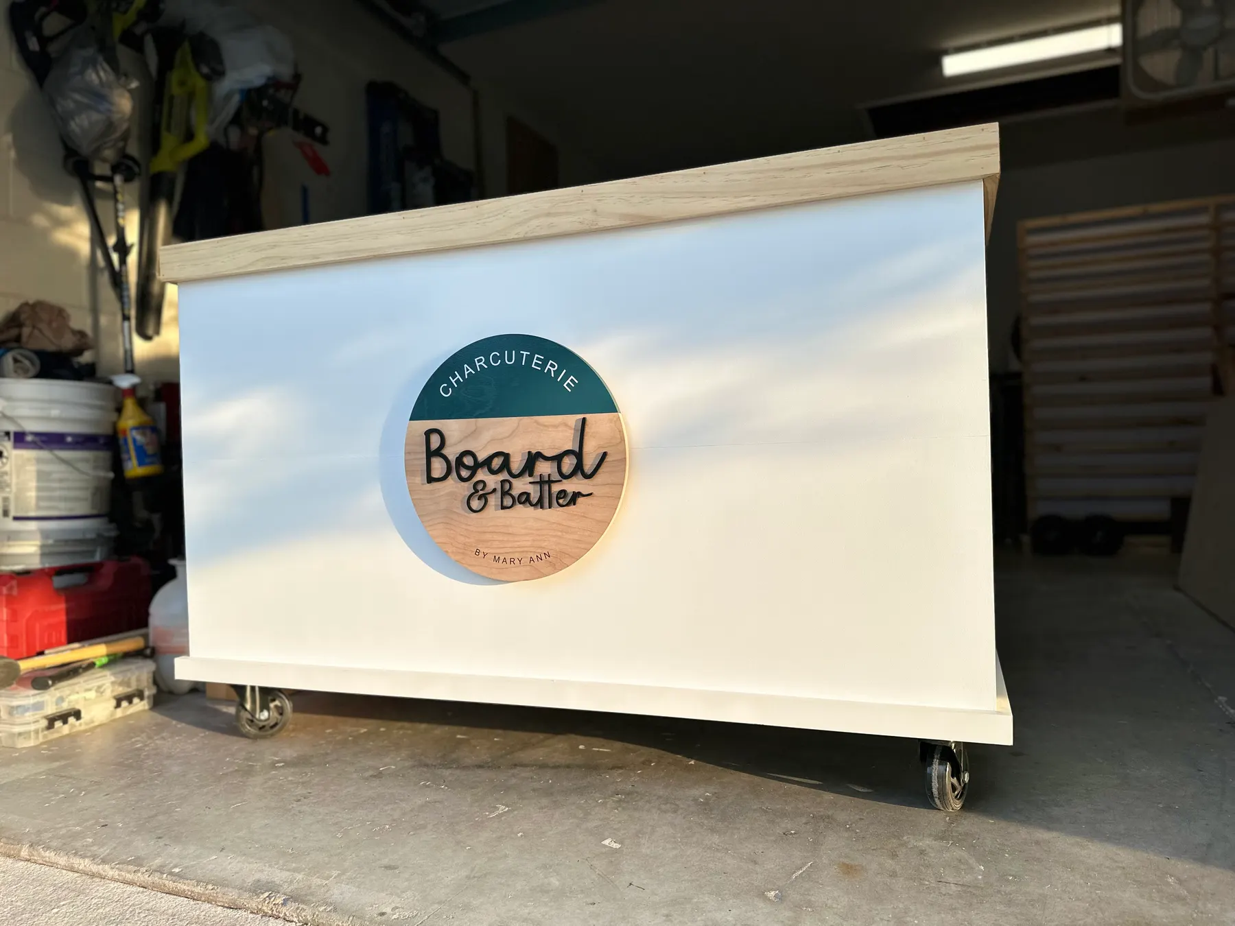 Custom logo on Signature Cart