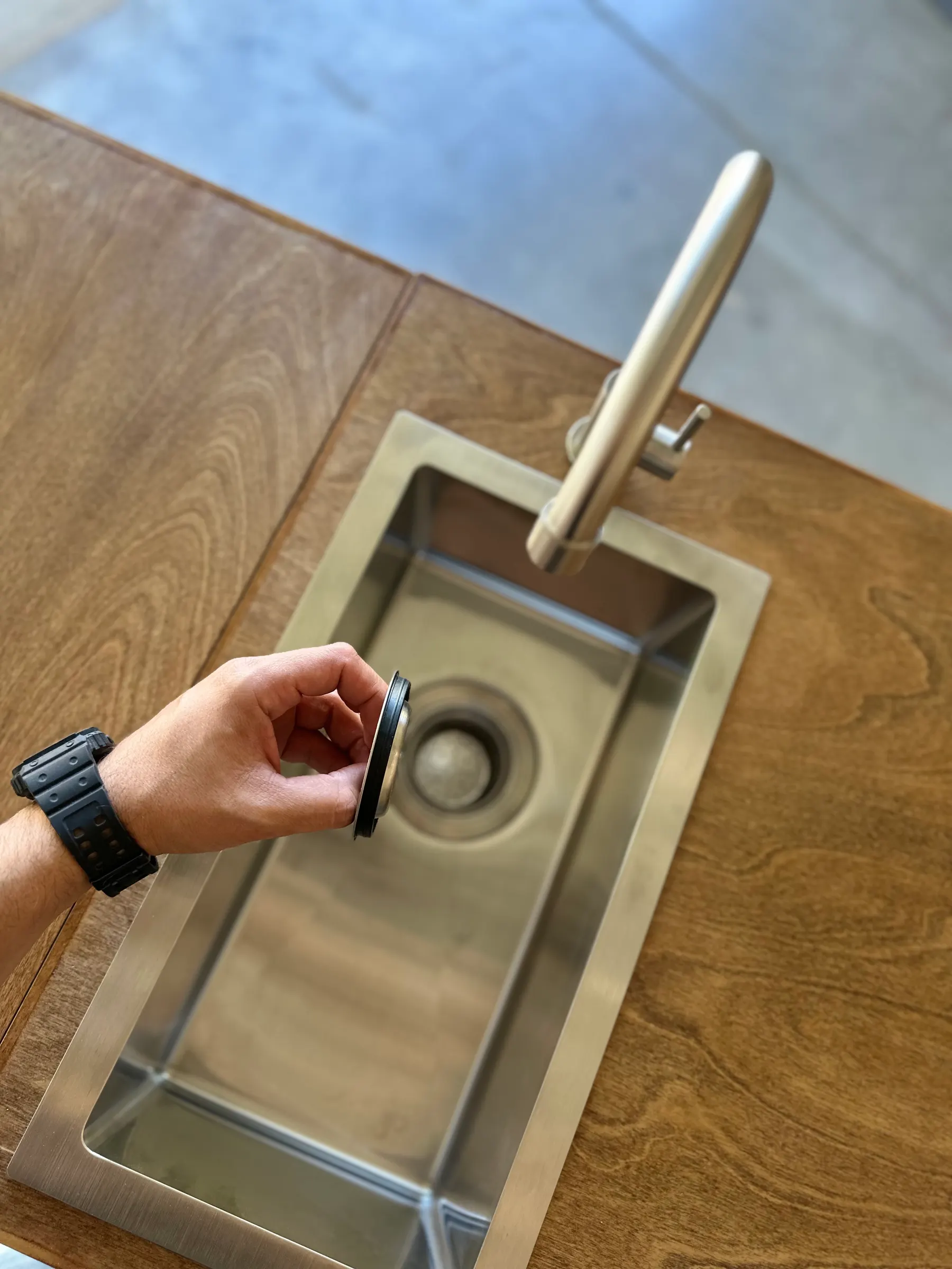 Drop-in sink basin 2